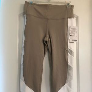 Athleta Exhale Capri (Quail)